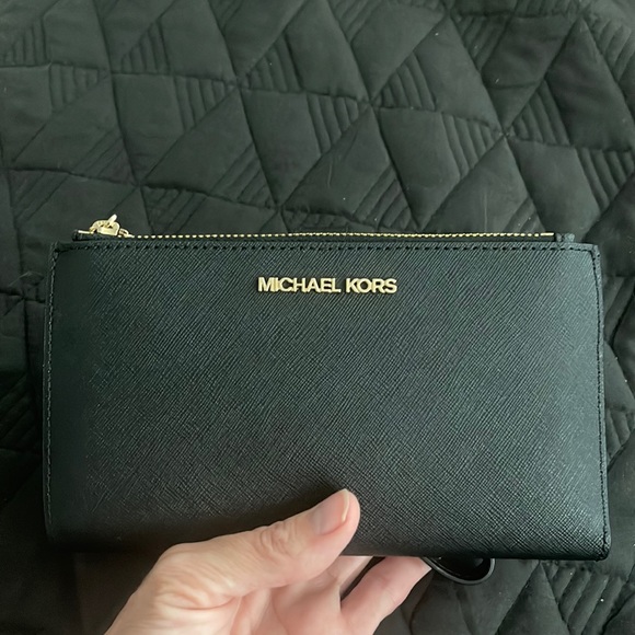 Michael Kors MK Jet Set Travel Lg Double Zip Leather Wristlet Black - Picture 2 of 6